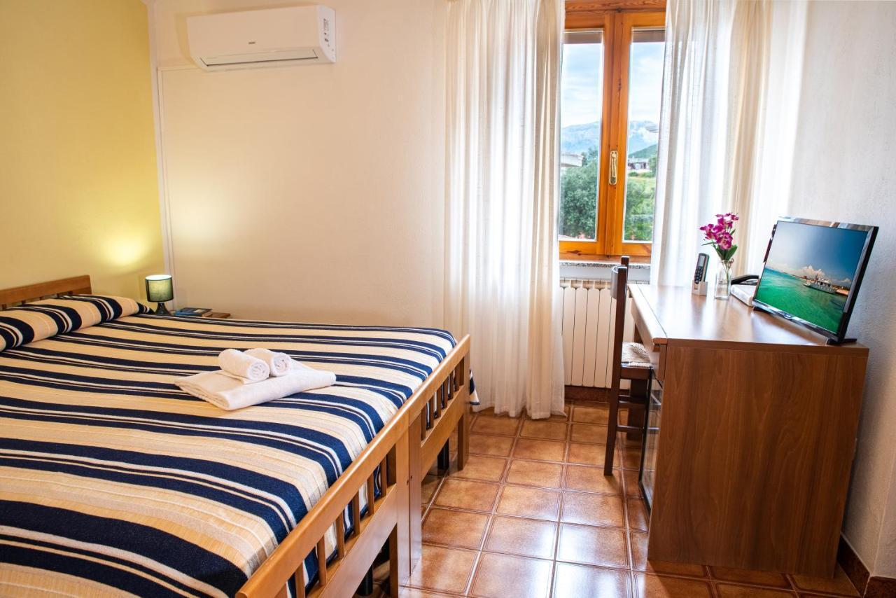 Hotel Ristorante L'Aragosta La Caletta Esterno foto