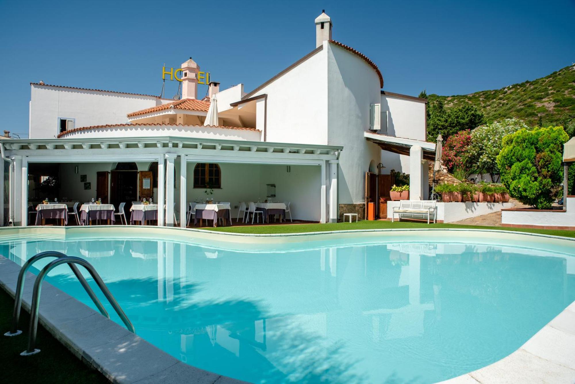 Hotel Ristorante L'Aragosta La Caletta Esterno foto