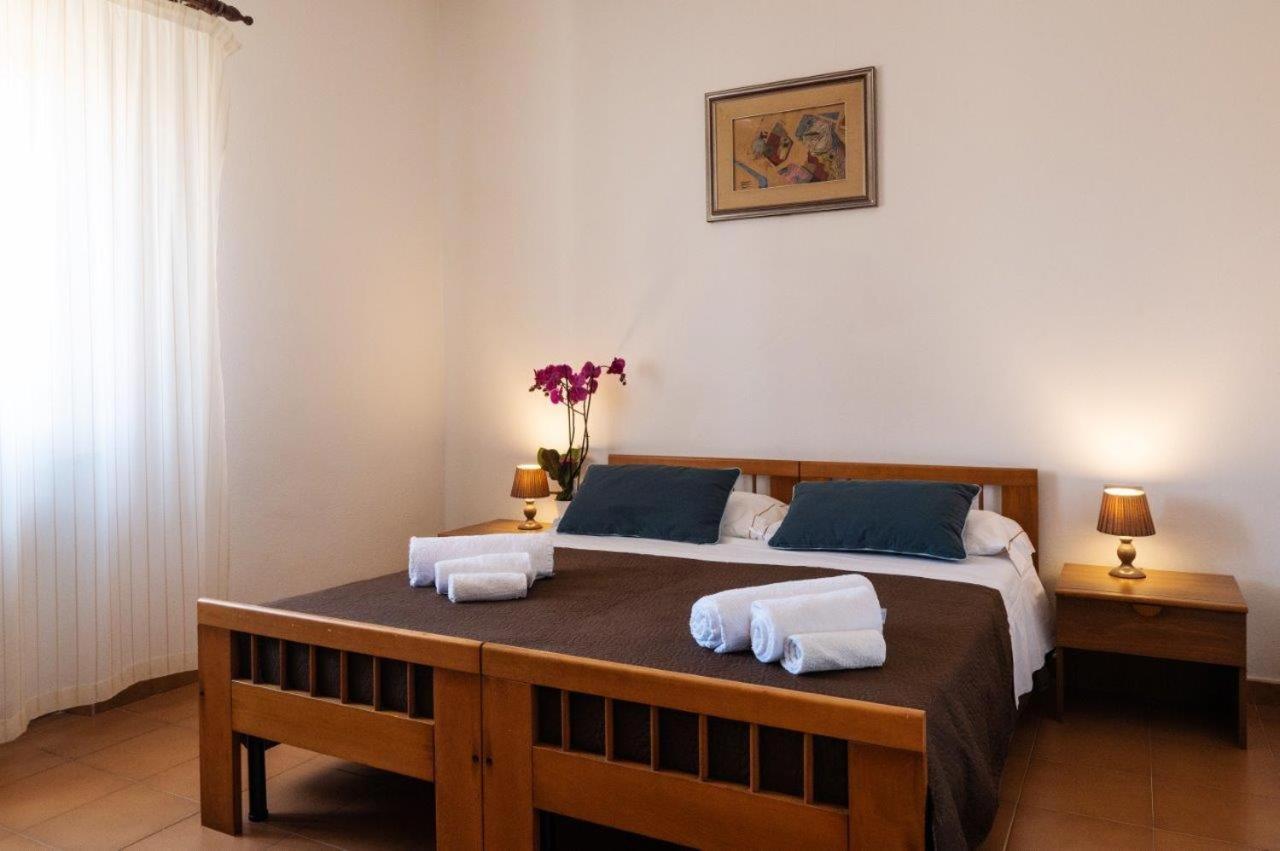 Hotel Ristorante L'Aragosta La Caletta Esterno foto