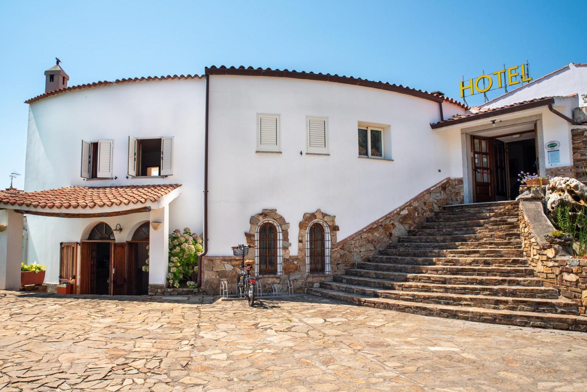 Hotel Ristorante L'Aragosta La Caletta Esterno foto