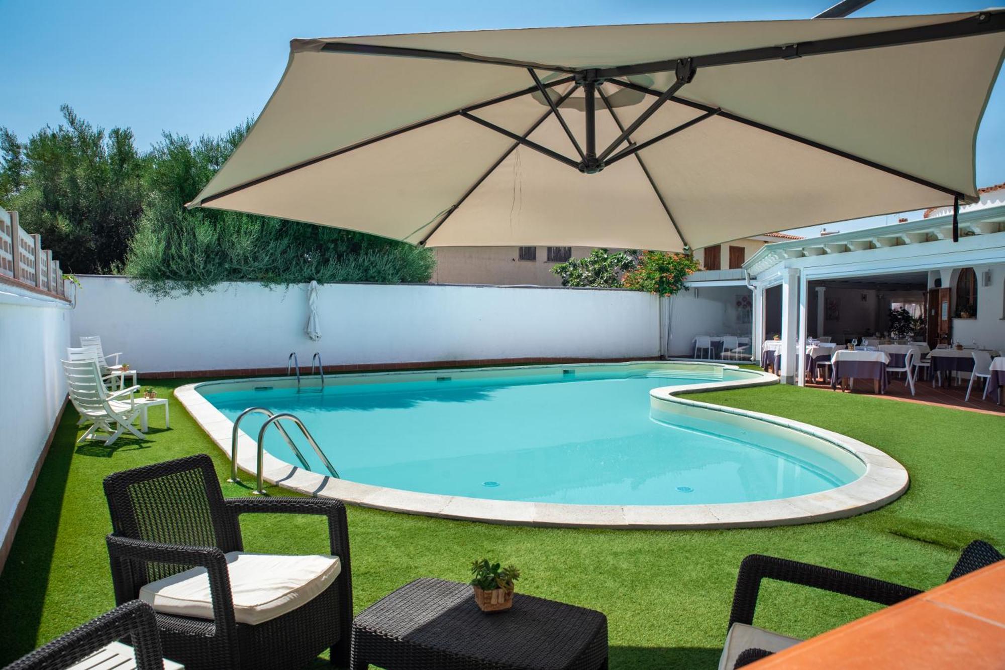 Hotel Ristorante L'Aragosta La Caletta Esterno foto