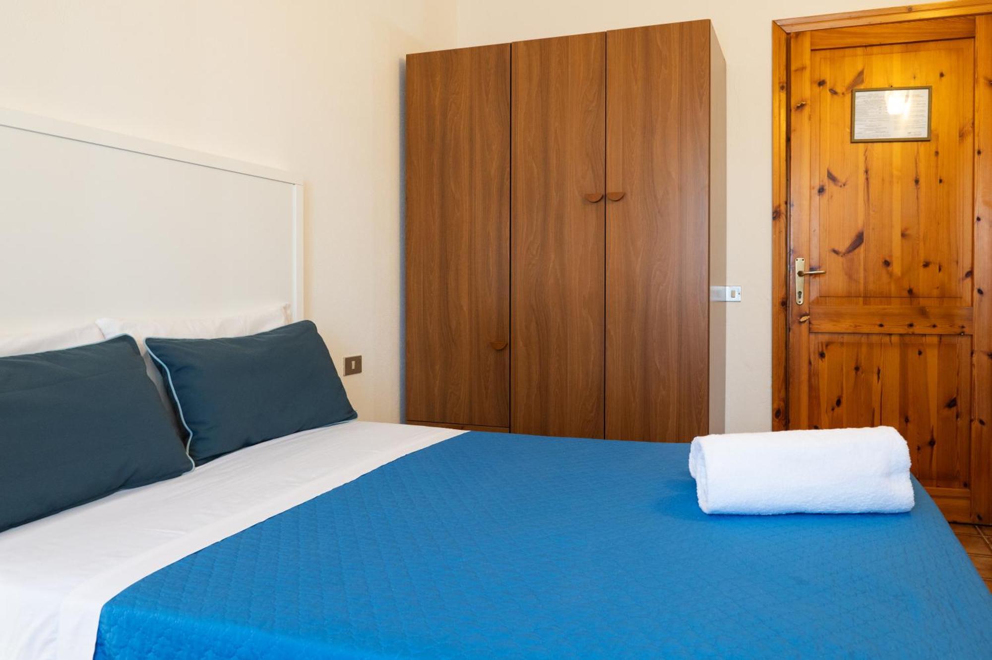 Hotel Ristorante L'Aragosta La Caletta Esterno foto